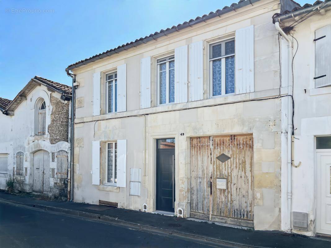 Maison à COGNAC
