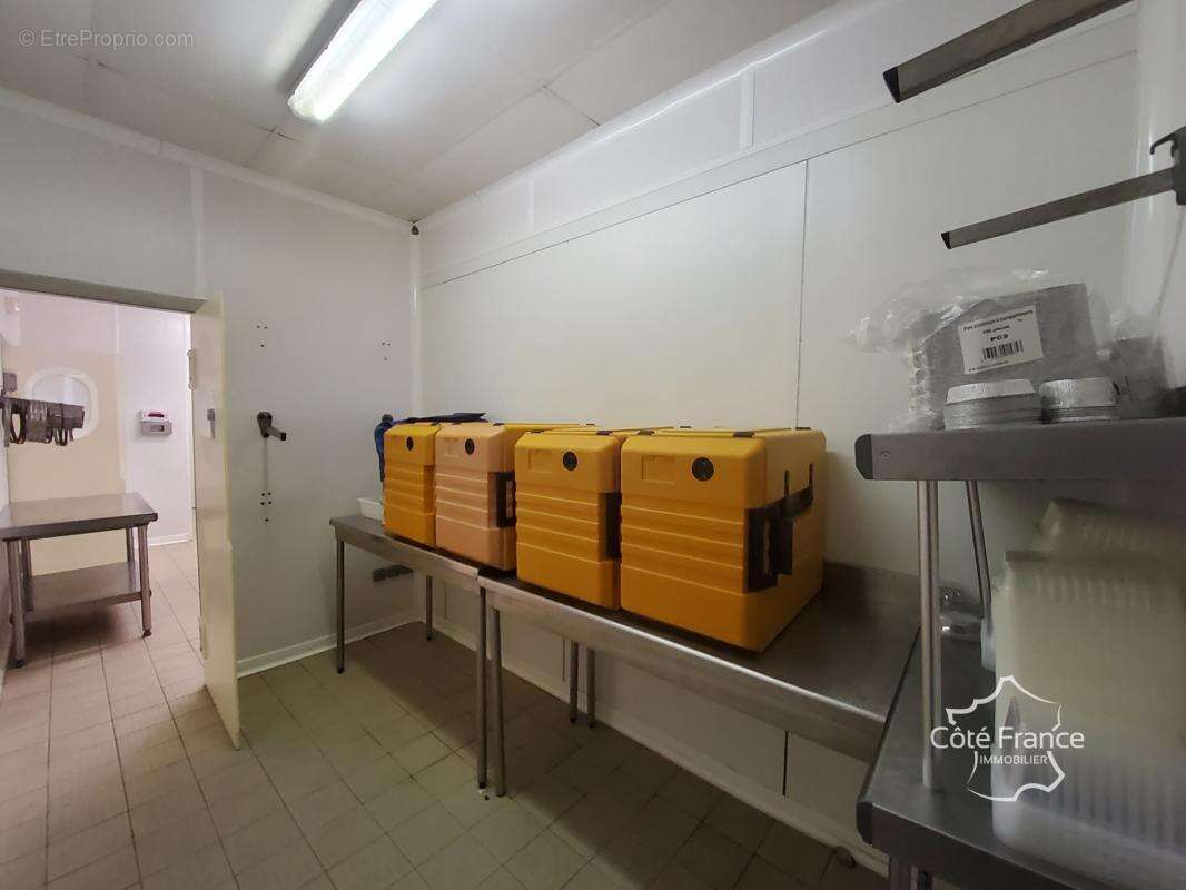 À VENDRE   Fonds et Murs Commerciaux Activité Traiteur   GIV - photo 11