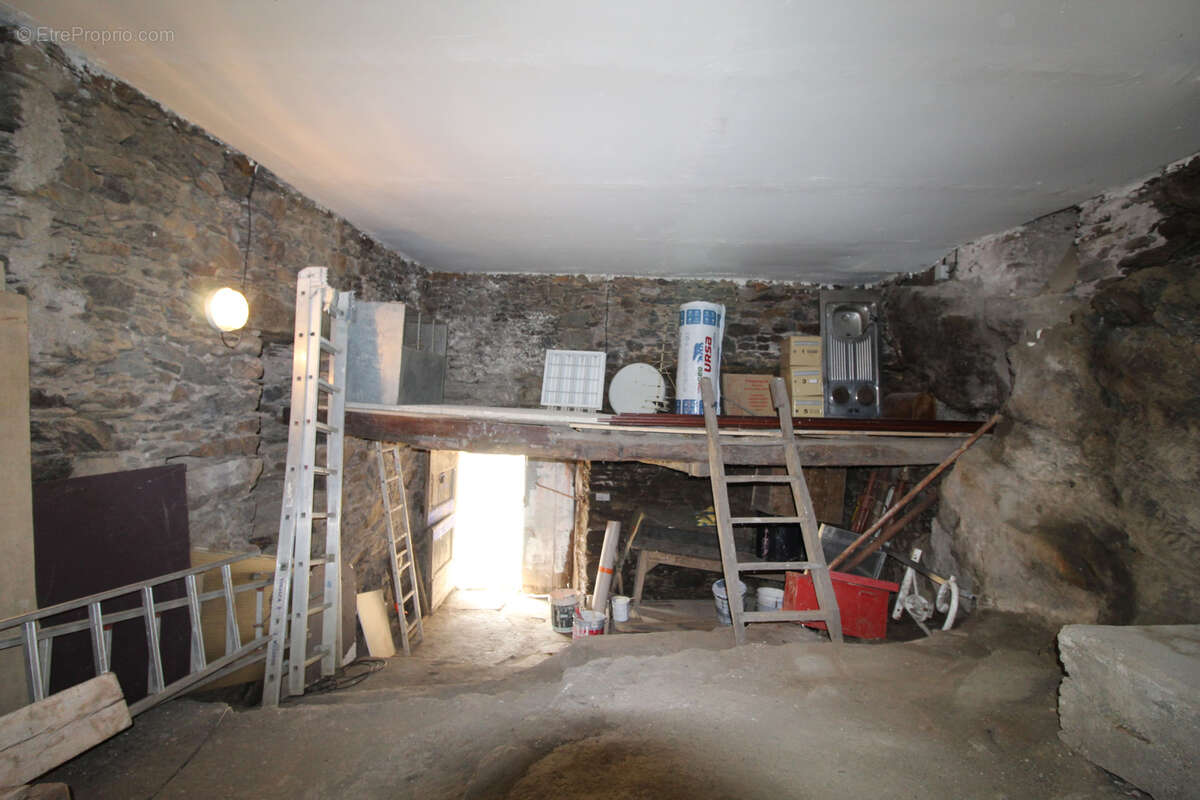 Maison à SAINT-SERNIN-SUR-RANCE