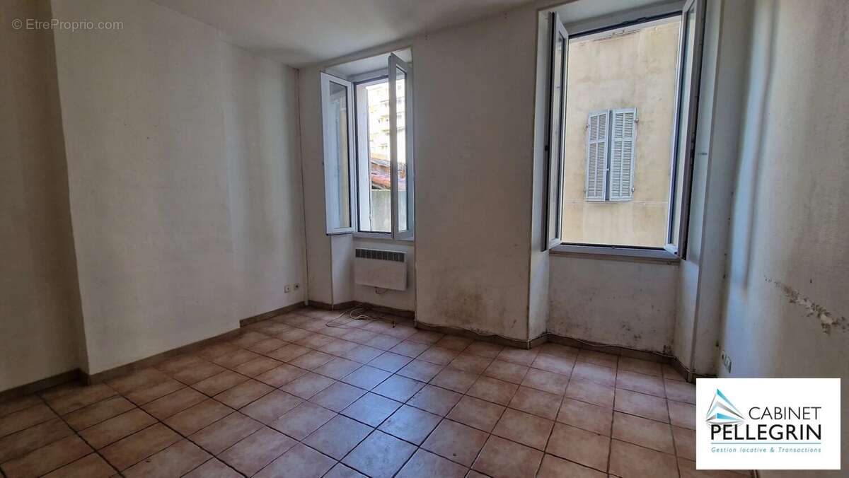 Appartement à MARSEILLE-3E