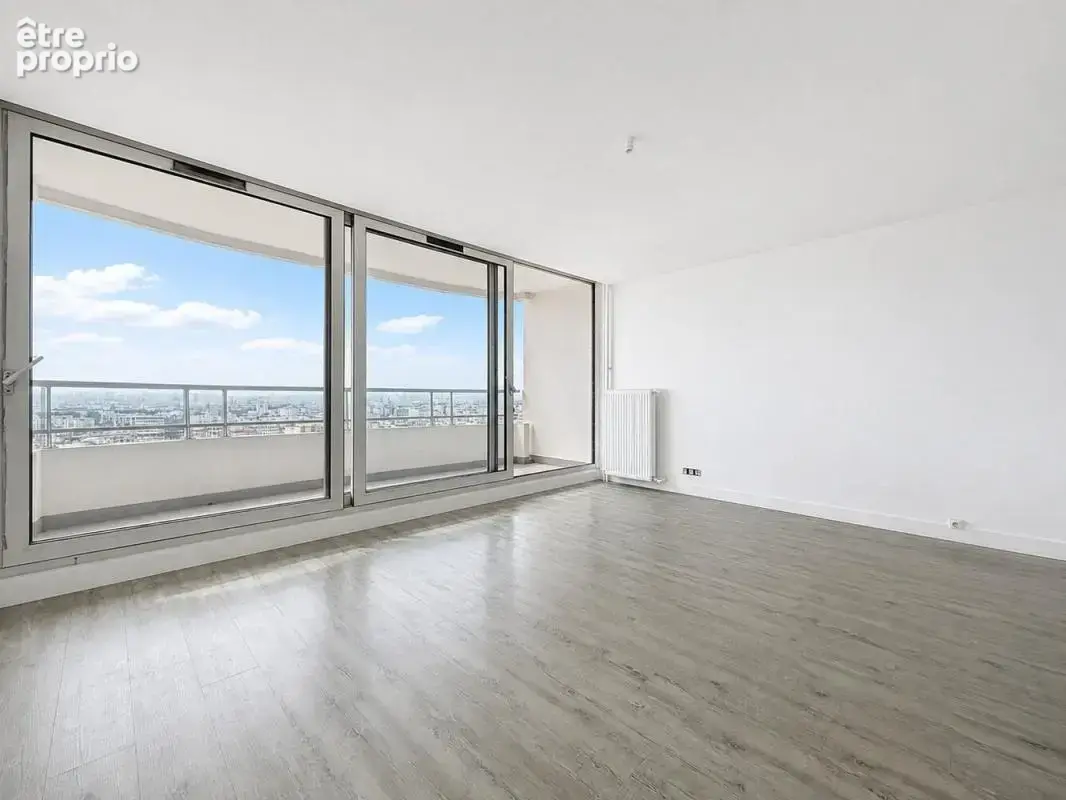 Appartement Rénové avec balcon Vue Panoramique - Quartier Chapelle, Paris - photo 2