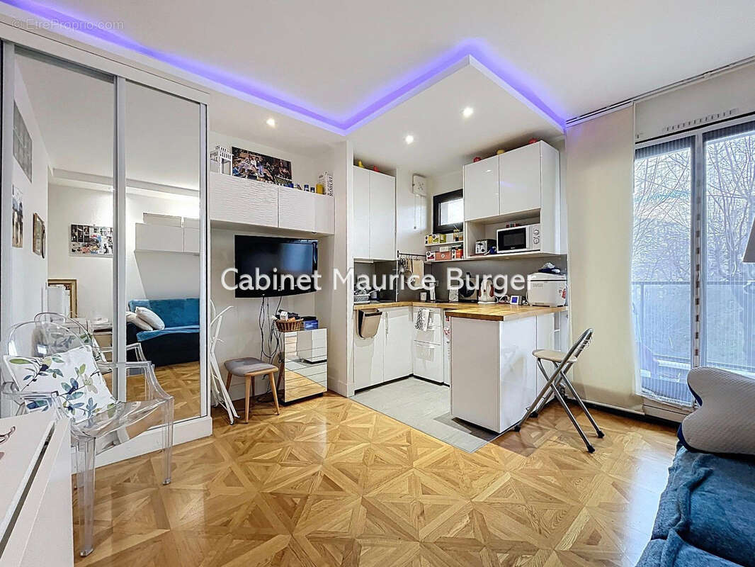 Appartement à PARIS-17E