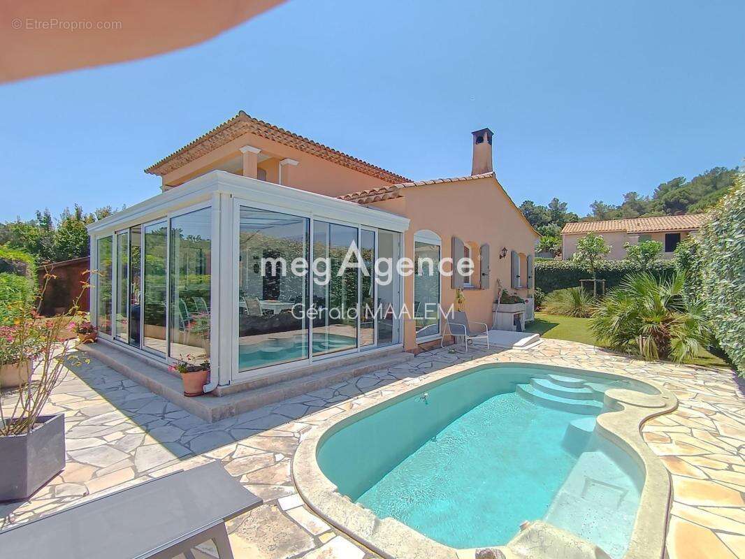 Maison de 130m² avec piscine à Cogolin - photo 3