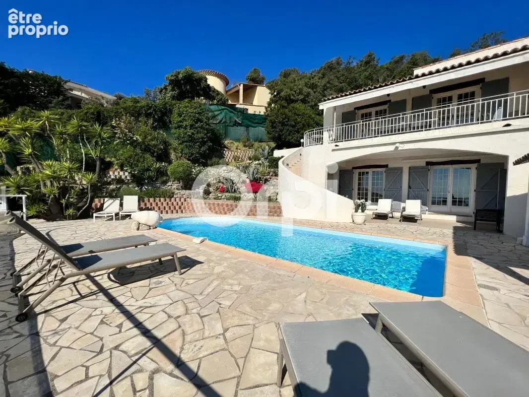 Charmante villa - vue mer - face à la baie de cannes - photo 3