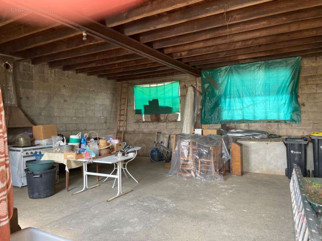 Maison en pierre en bon état avec dépendance 85500€ - photo 9