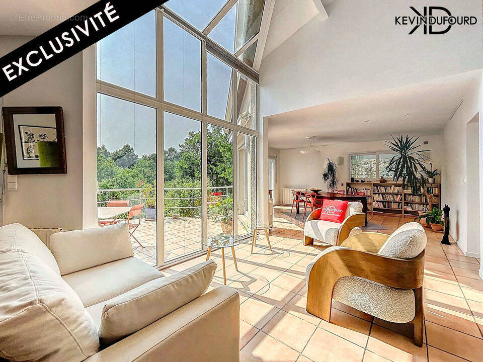 Maison à SAINT-ETIENNE-DE-FONTBELLON