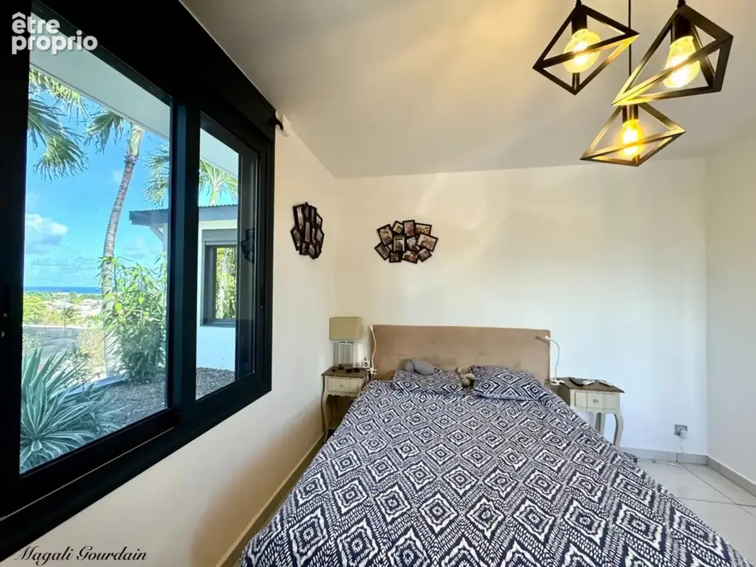 A vendre - propriete d'exception avec vue mer imprenable & studio attenant - sainte anne - photo 12