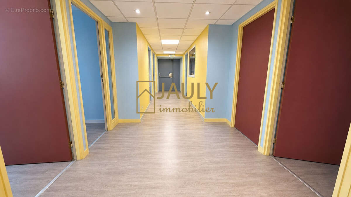 Commerce 330 m² à Meaux  - photo 9