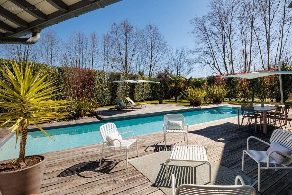 Maison à BASSUSSARRY