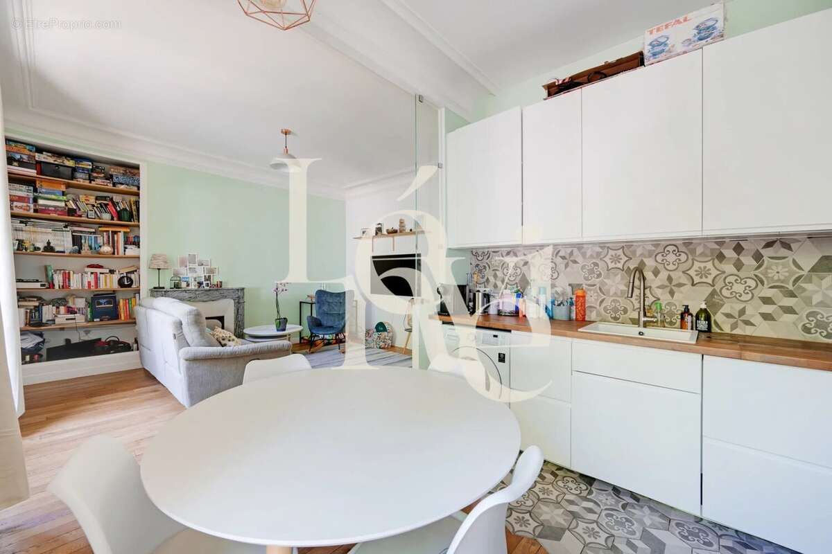 Appartement à PARIS-12E