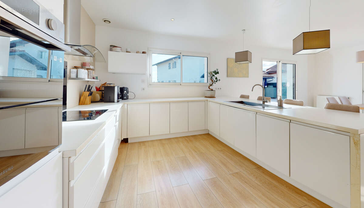 Maison à BASSUSSARRY