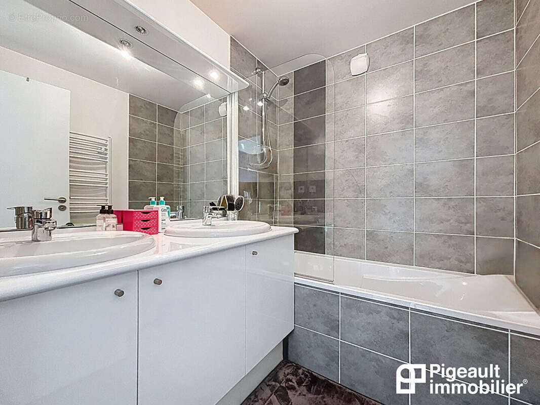 Appartement à SAINT-JACQUES-DE-LA-LANDE