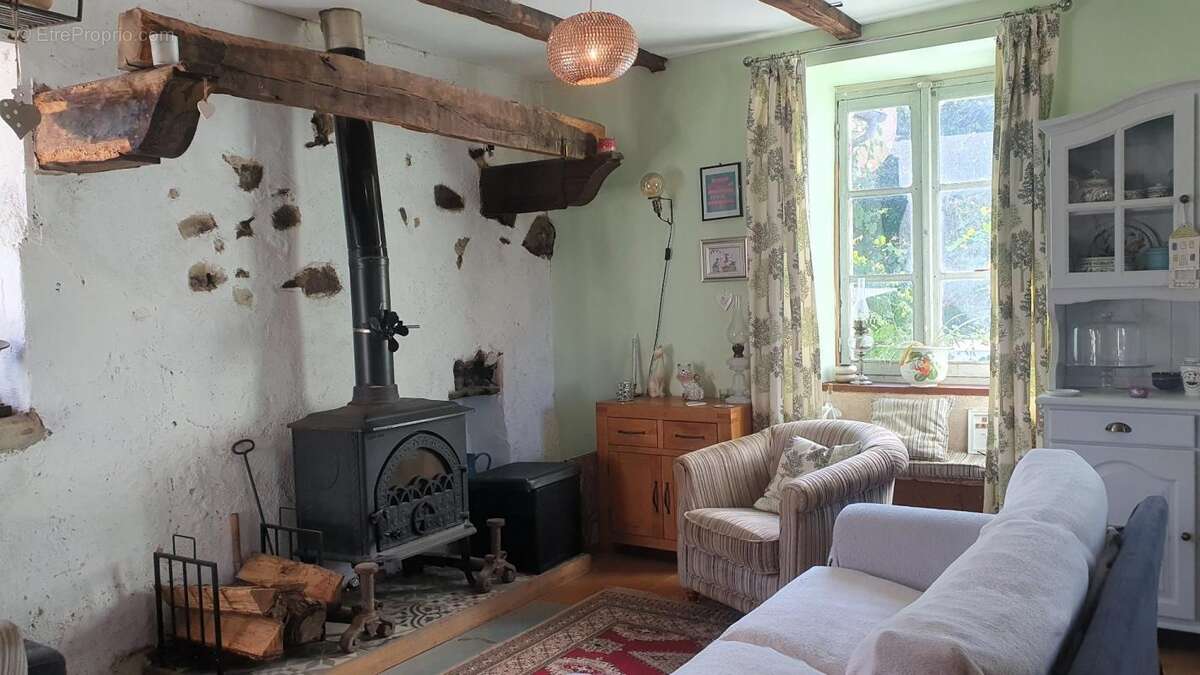 Maison à SAINT-ANDRE-DE-NAJAC