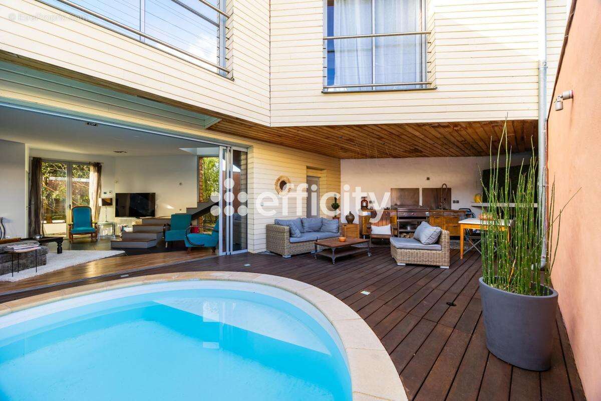Maison 187 m² à Merignac  - photo 12