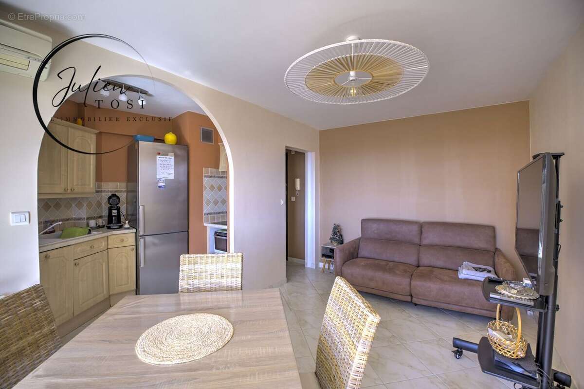 Appartement à VALLAURIS