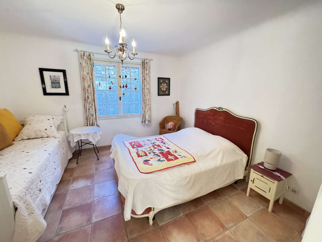 Maison à ARTIGNOSC-SUR-VERDON