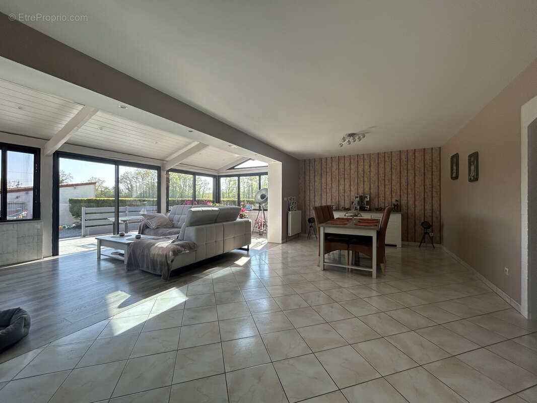 Maison à FRIGNICOURT