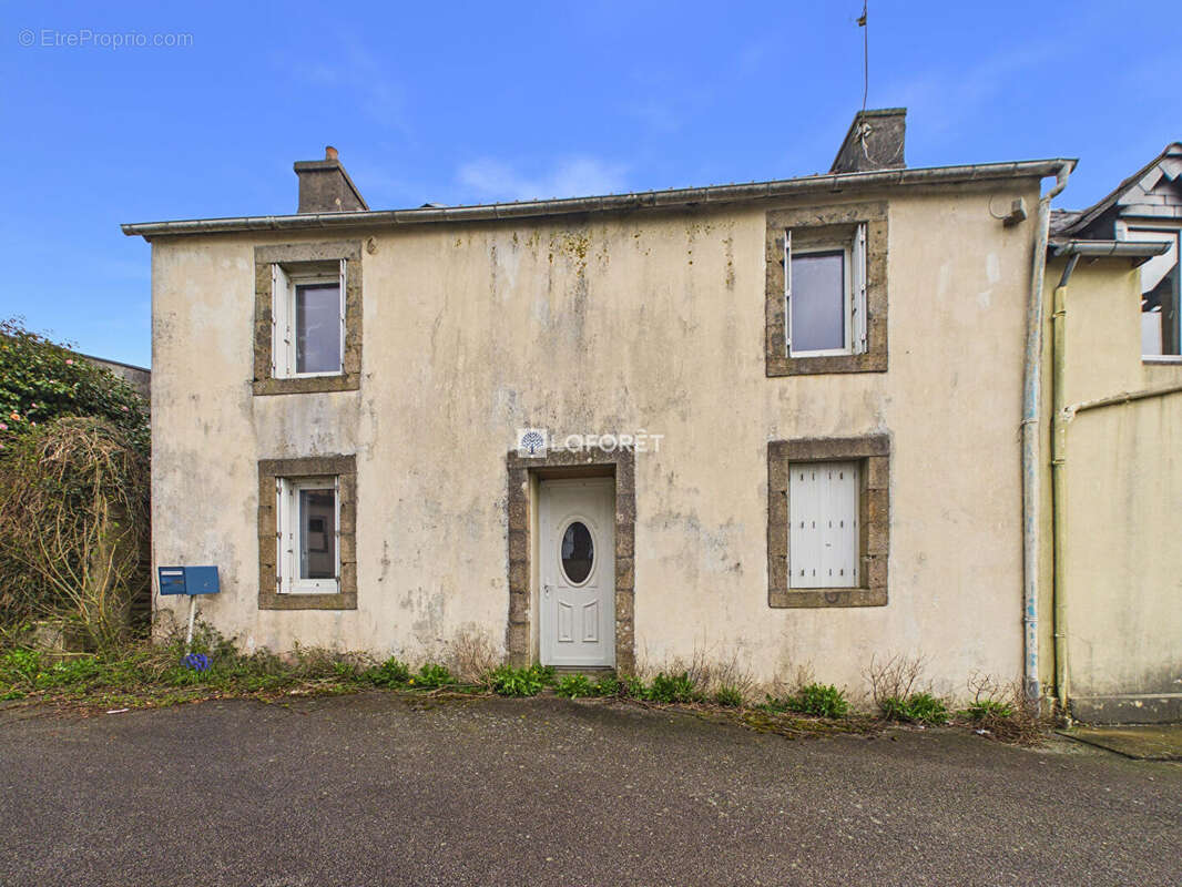 Maison à PONT-DE-BUIS-LES-QUIMERCH