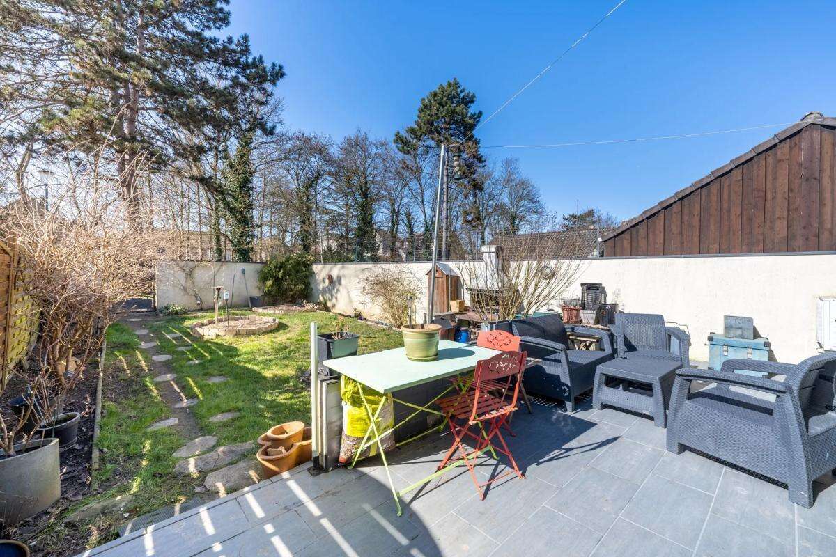 Maison à JOUY-LE-MOUTIER