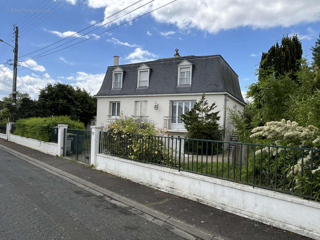 Maison à MONTLOUIS-SUR-LOIRE