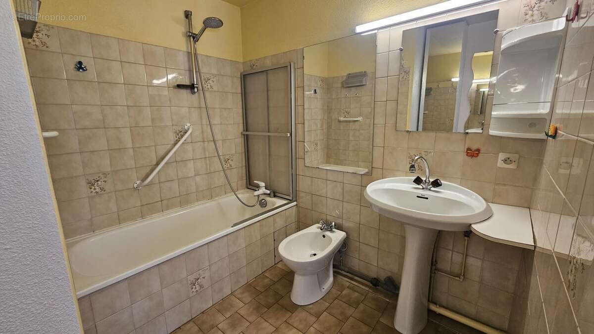 Appartement à VALLAURIS