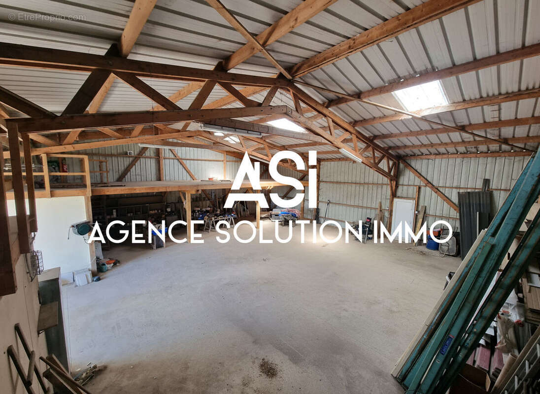 Commerce à COSSE-LE-VIVIEN