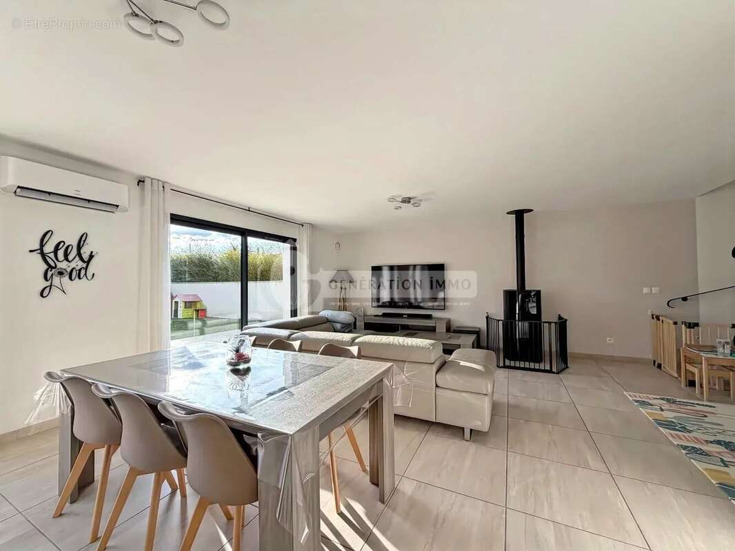 Maison à SAINT-MARTIN-DE-CRAU