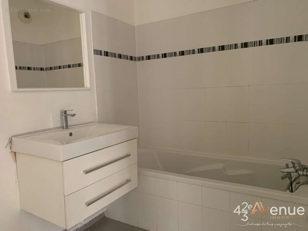 Appartement 63 m² à Saint-Etienne  - photo 8