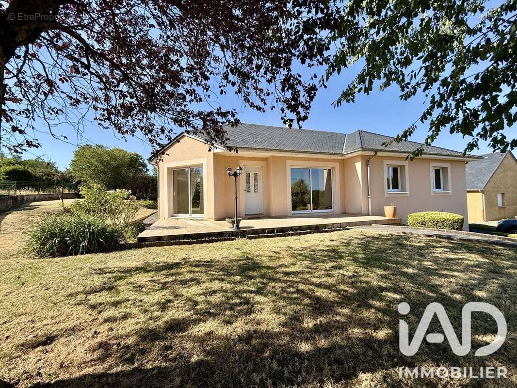 Maison 104 m² à Naucelle  - photo 2