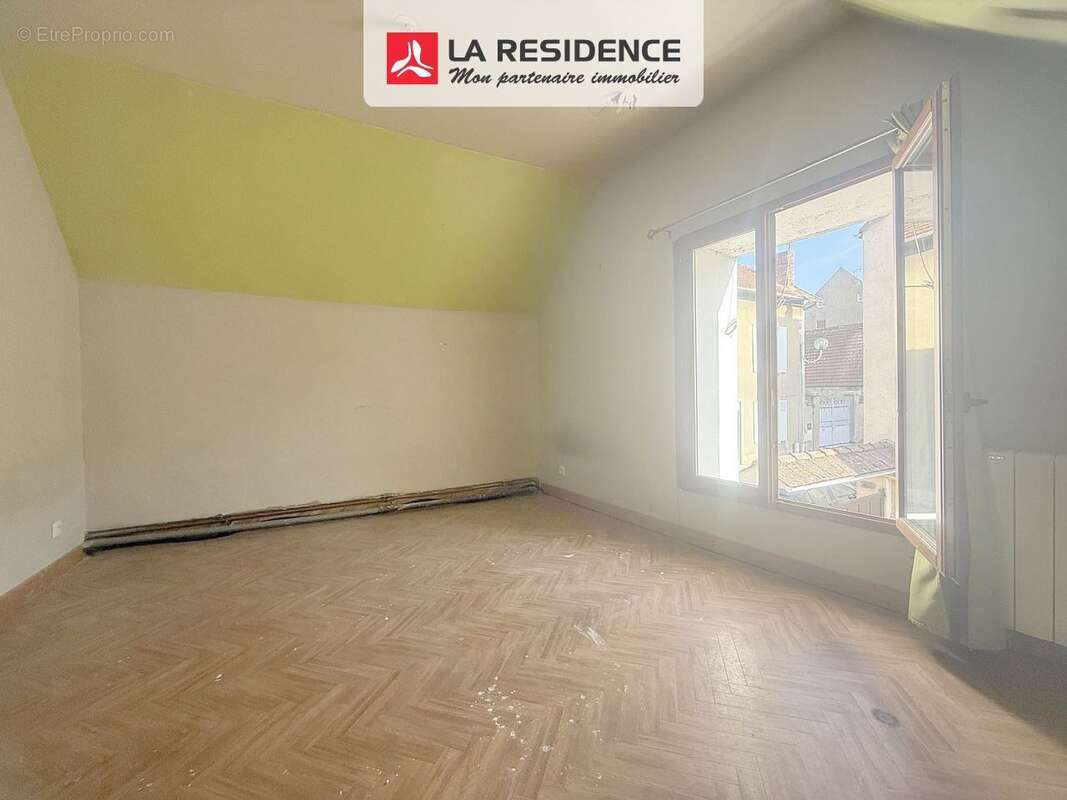 Maison à BONNIERES-SUR-SEINE