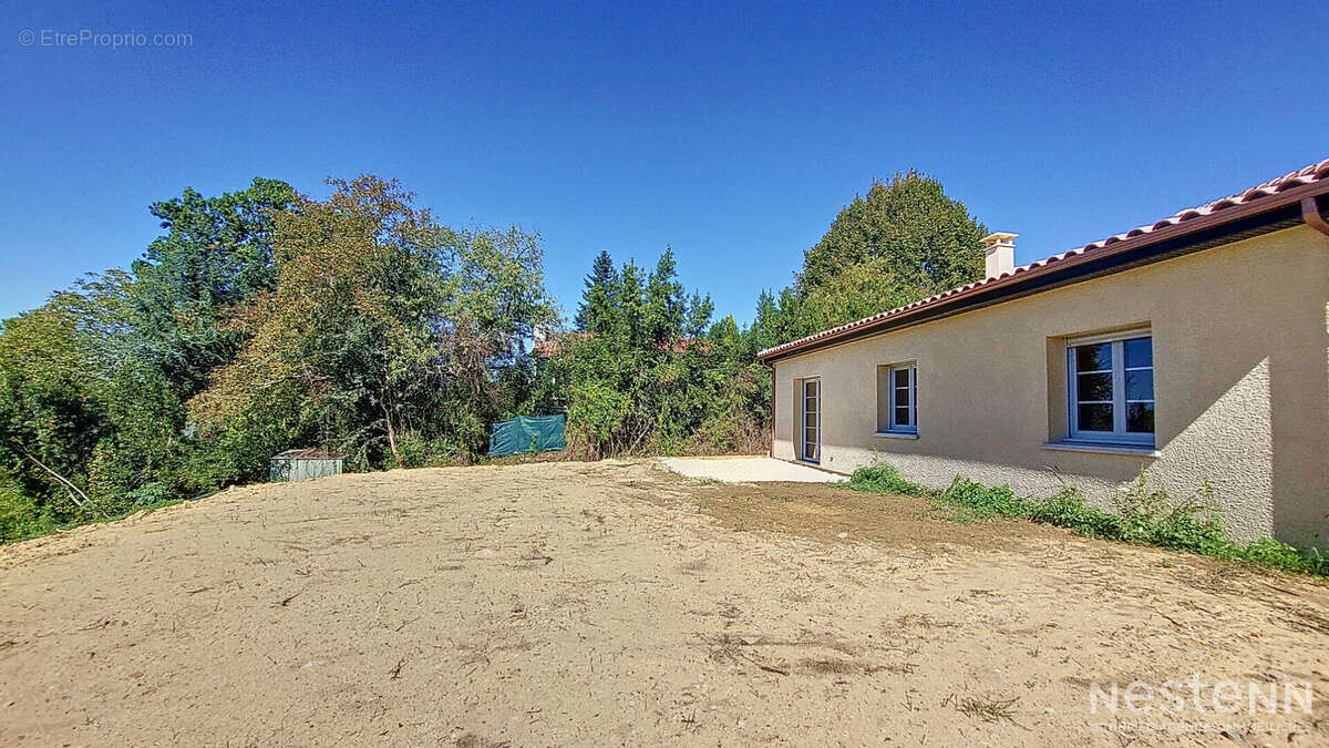 À vendre à Eauze, maison contemporaine de plain-pied construite en 2023, idéalement située à proximité immédiate des commodités  - photo 5