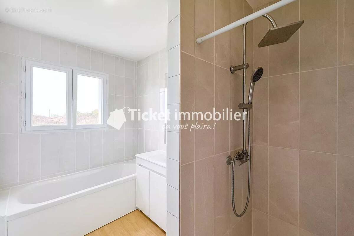 Maison à MONTBARTIER