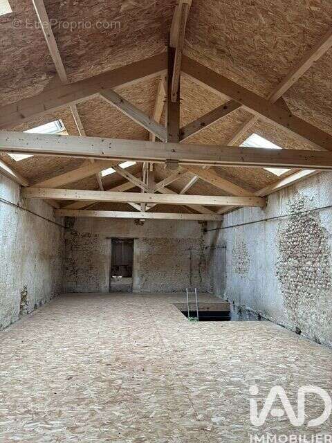 Maison 223 m² à Baignes-Sainte-Radegonde  - photo 2