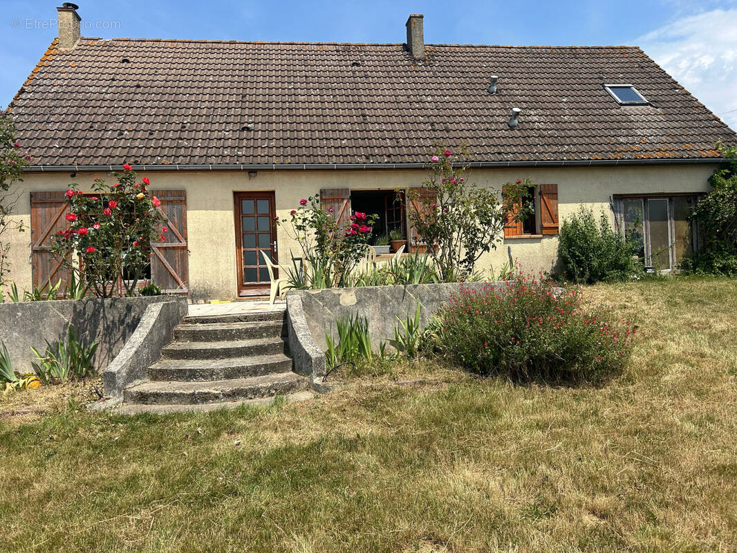Maison à LONGNY-AU-PERCHE