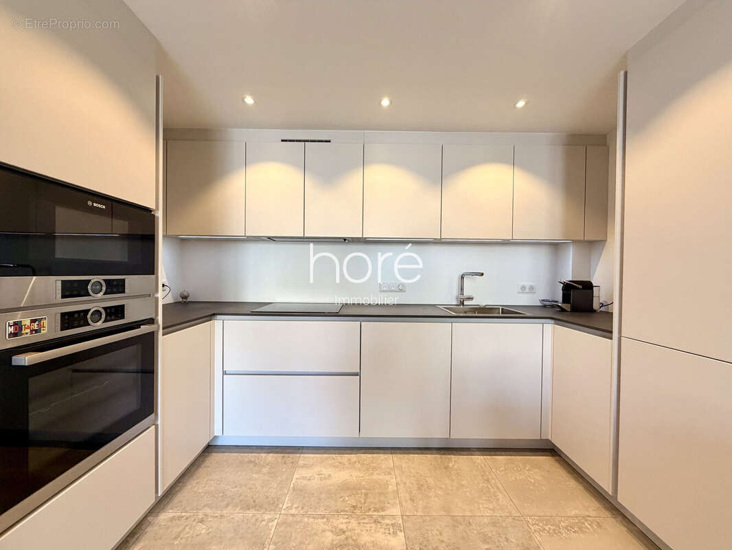 Appartement à LA GARENNE-COLOMBES