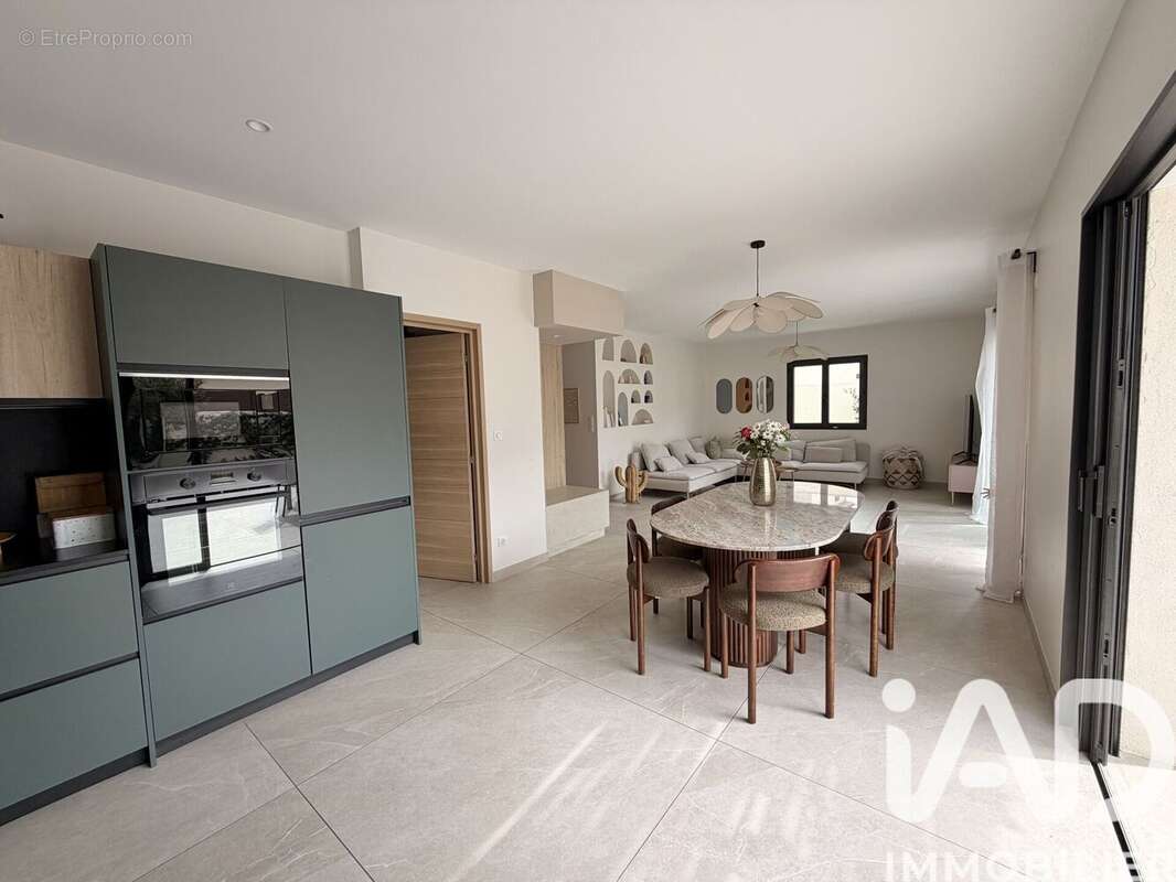 Photo 2 - Maison à PELISSANNE