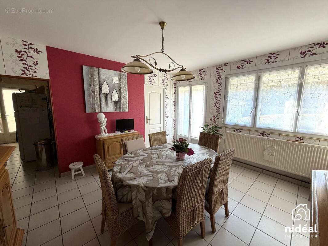 Maison à AULNOYE-AYMERIES