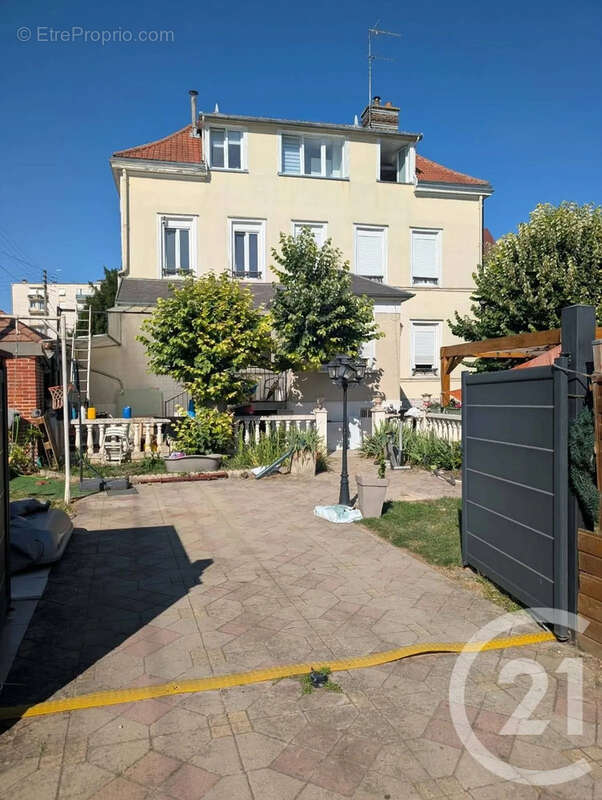 Maison 331 m² à Troyes  - photo 2