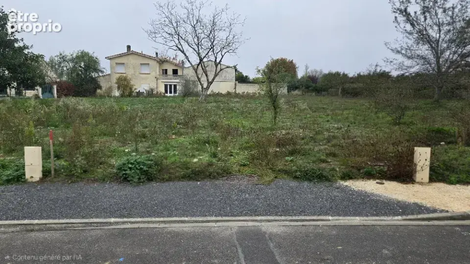 Terrain à LA LANDE-DE-FRONSAC