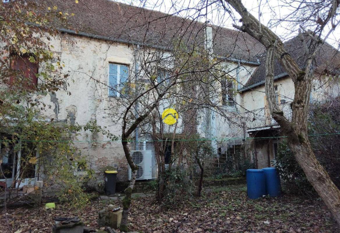 Maison à SAINT-AMAND-MONTROND