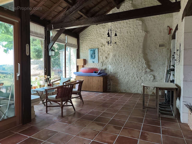 Belle maison en pierre  avec piscine.   Maison avec grand  jardin, gite et piscine - photo 22