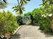 Maison à LAUDUN-L'ARDOISE