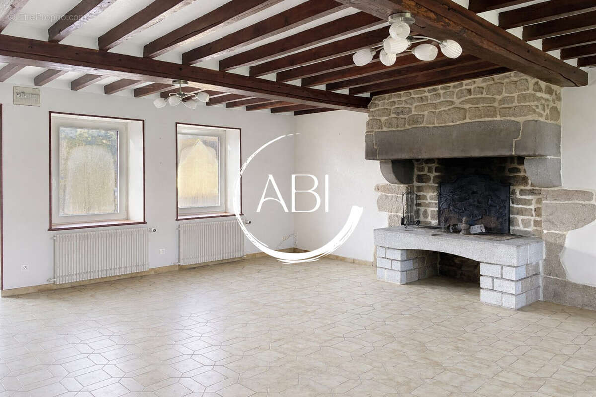 Maison à JOUE-DU-BOIS