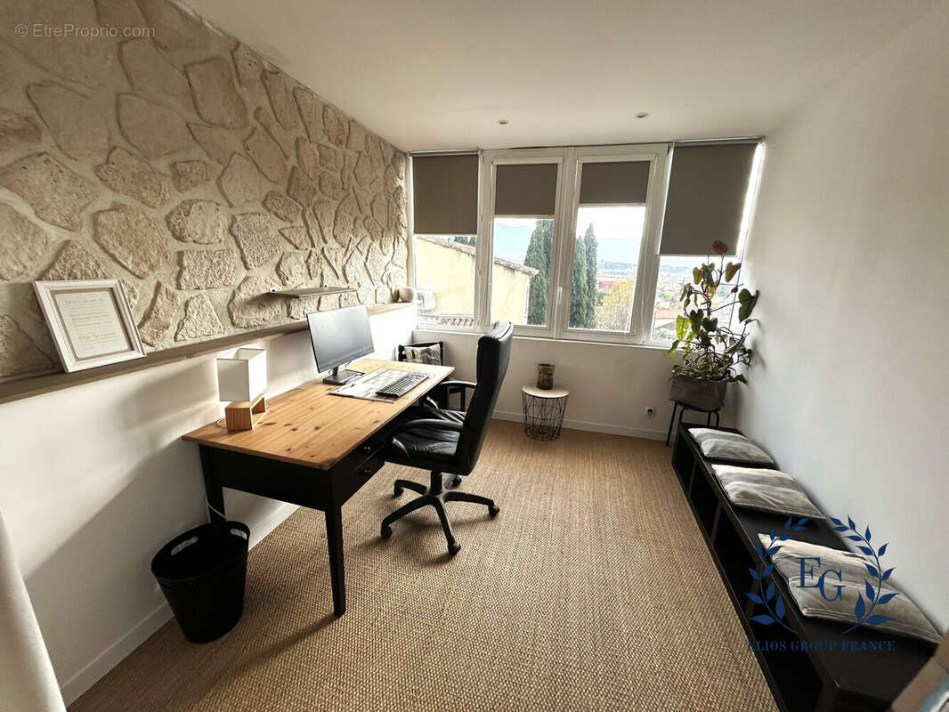 Maison à POURRIERES