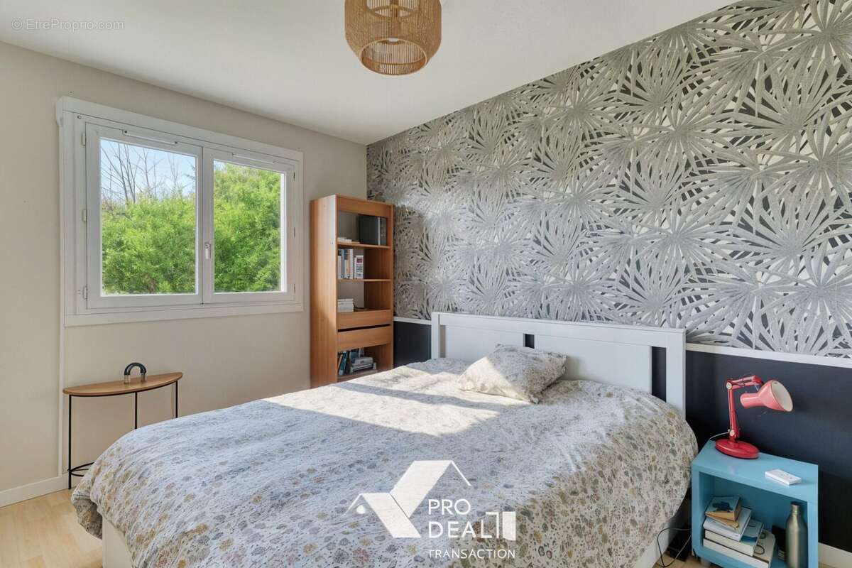 Appartement 77 m² à Meyzieu  - photo 7