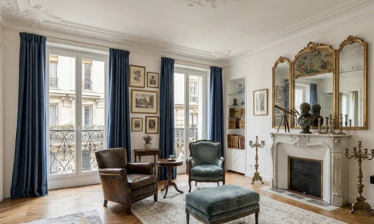 Appartement à PARIS-17E