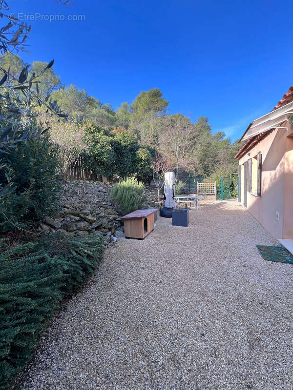 Maison à SAINT-JULIEN