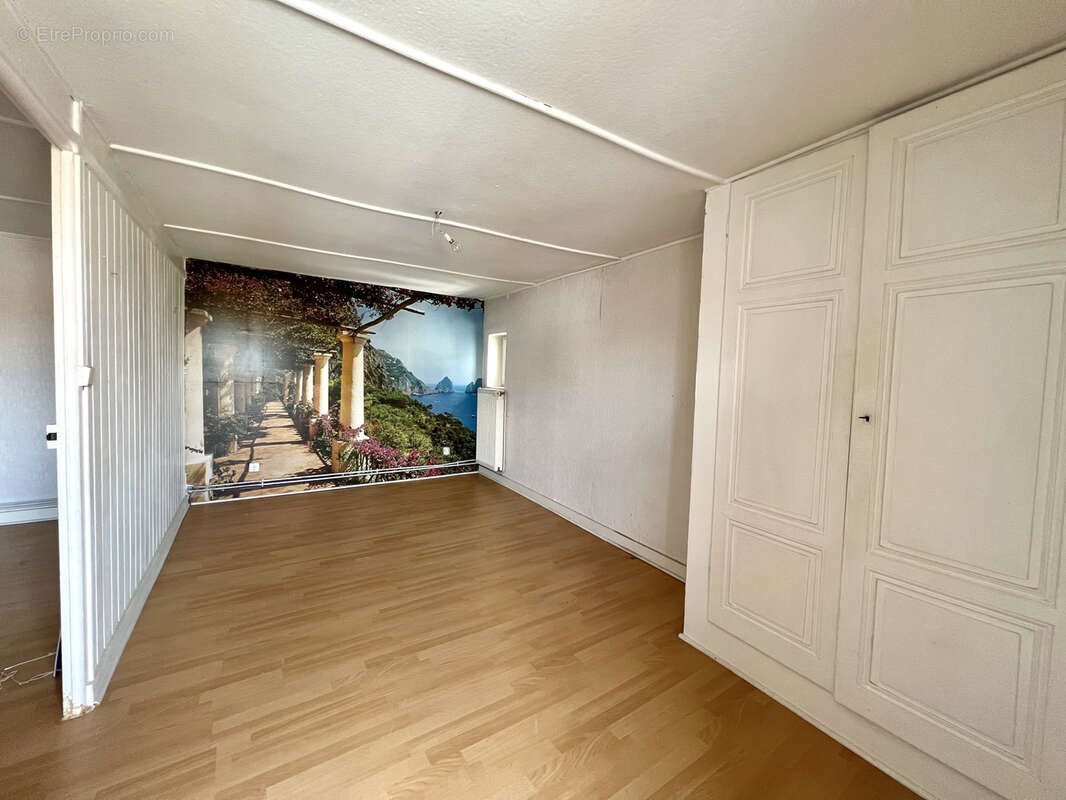 Maison à MARCILLY-LE-CHATEL