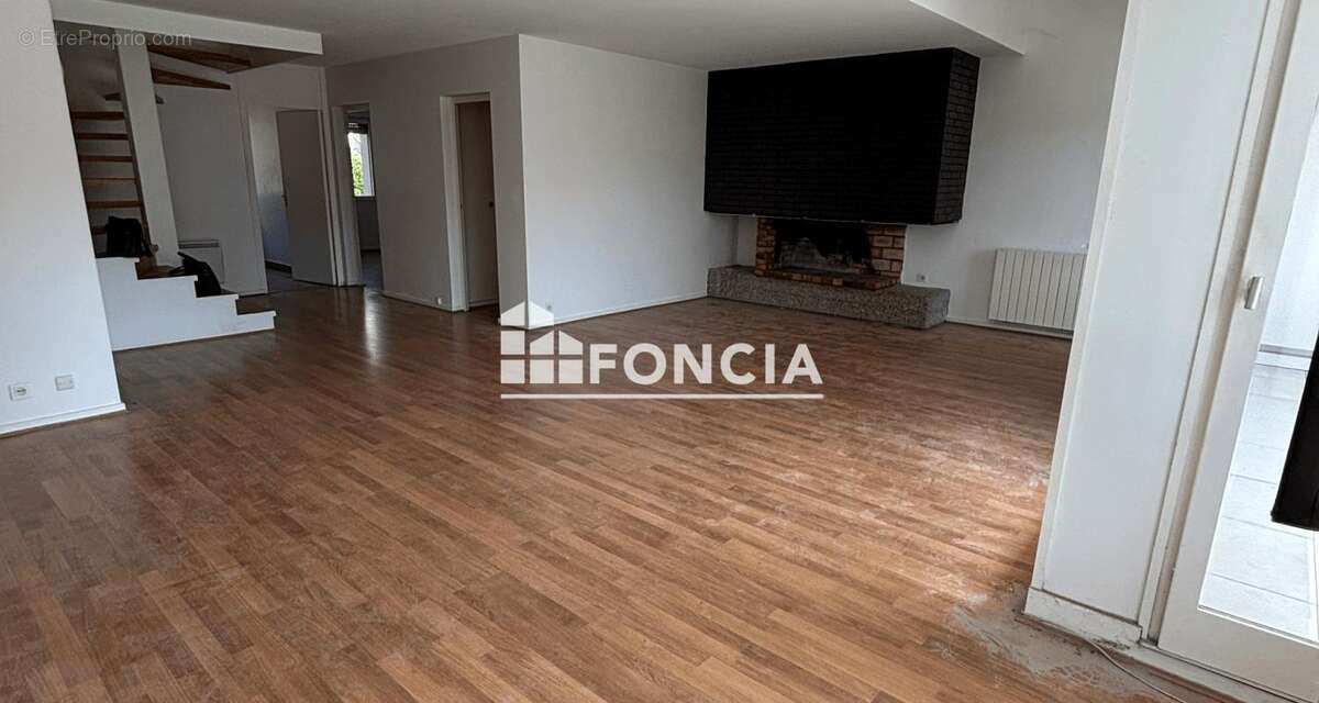 Appartement à SAINT-ISMIER