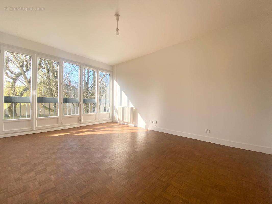 Appartement à CHATENAY-MALABRY
